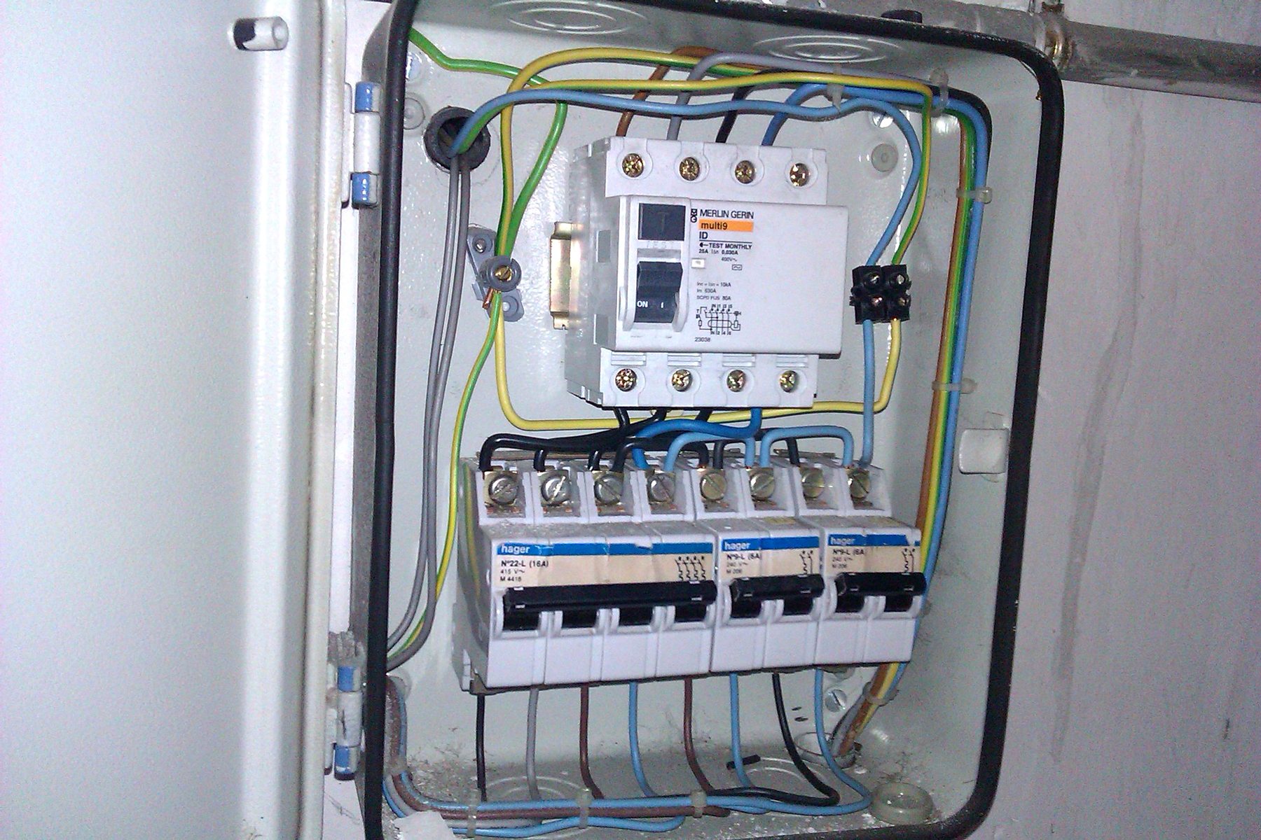 Trabajo de ElectricistaPlus en Madrid